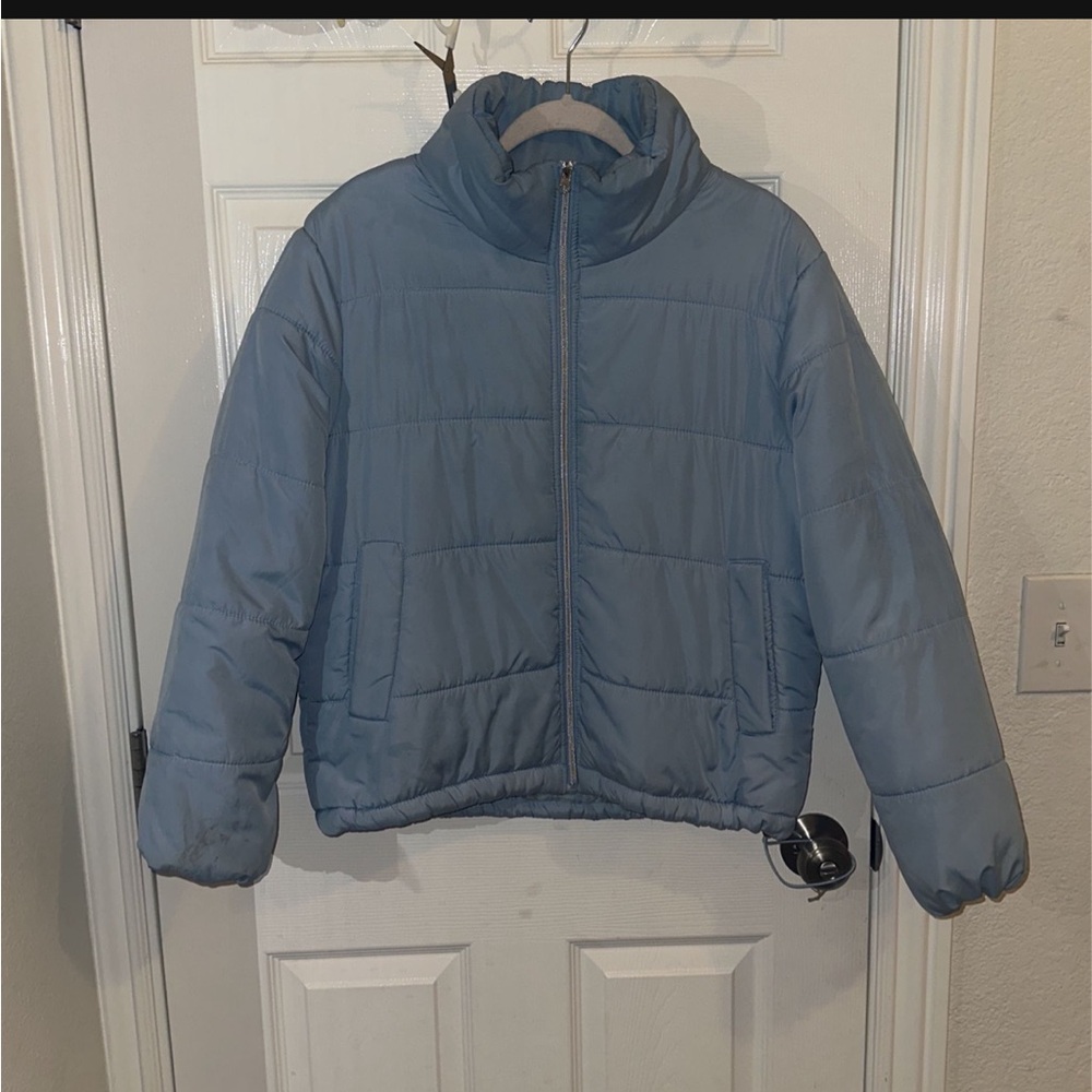 I’m selling this blue jacket, nice:) 💙🦋